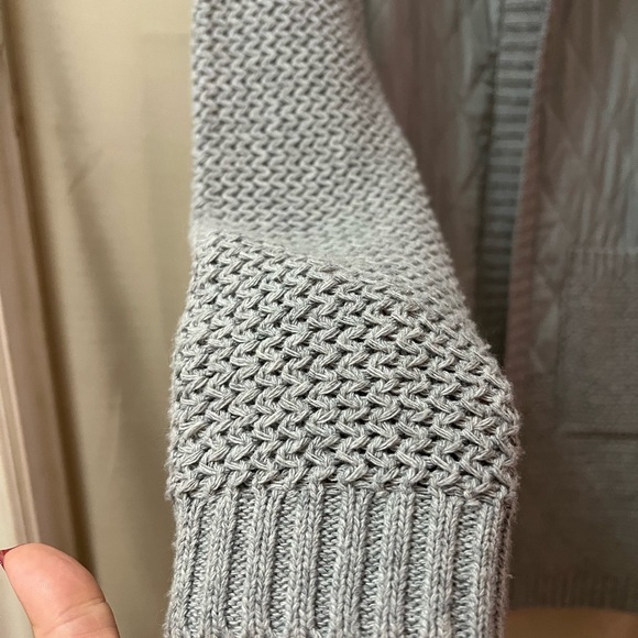 🔴 Loved + Adored Stylish Gray Quilted Cardigan size small Metallic Grey - Picture 4 of 7